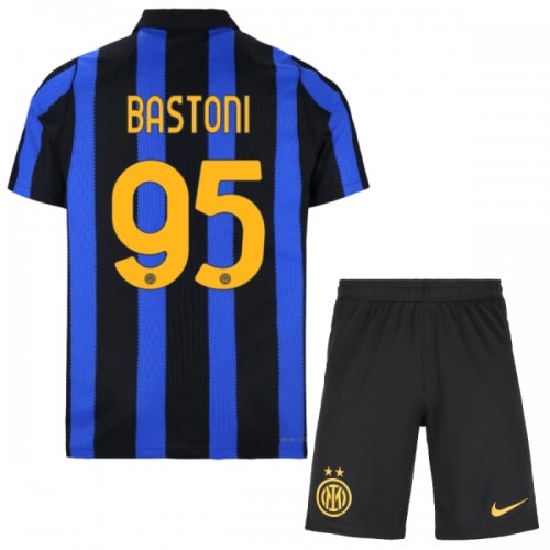 Fußball Trikot Inter Mailand Bastoni 95 Heim 2026-27 - Kinder Fußball Trikot Inter Mailand Bastoni 95 Heim 2026-27 - Kinder