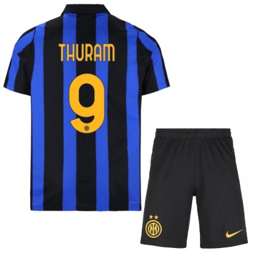 Fußball Trikot Inter Mailand Thuram 9 Heim 2026-27 - Kinder Fußball Trikot Inter Mailand Thuram 9 Heim 2026-27 - Kinder
