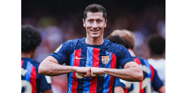 3-0 Verrückte 5-Spiele-Siegesserie, Lewandowski stellte einen neuen Rekord in der Teamgeschichte auf