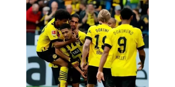 6:0! Nur einen Punkt hinter den Bayern