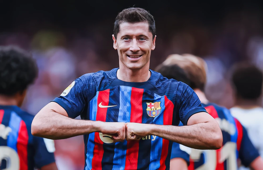 3-0 Verrückte 5-Spiele-Siegesserie, Lewandowski stellte einen neuen Rekord in der Teamgeschichte auf