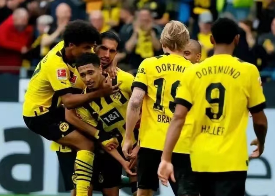 6:0! Nur einen Punkt hinter den Bayern