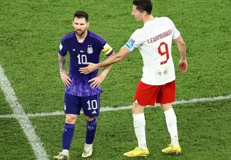 Argentinien und Polen ziehen ins Achtelfinale ein