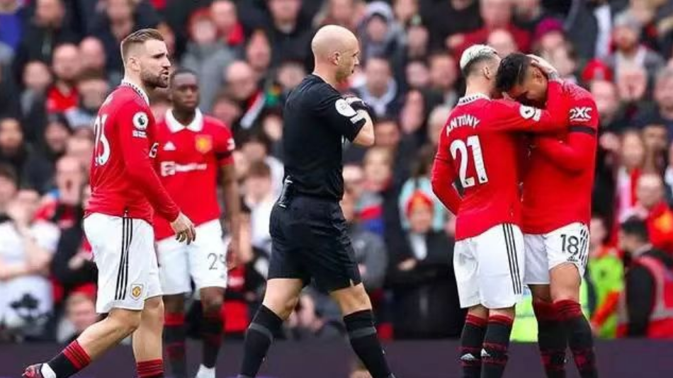 Casemiro vom Platz gestellt, Manchester United in zwei Runden sieglos