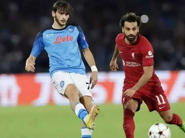Liverpool 2-0 Neapel, 5 Siege in Folge nicht den ersten Platz in der Gruppe bekommen
