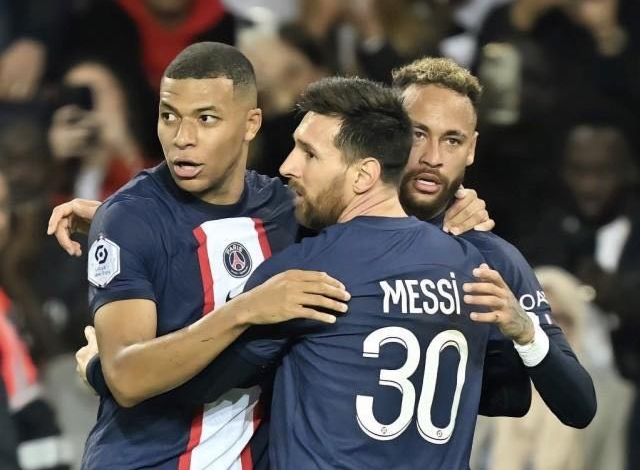 Messi Paris Saint-Germain Spiel 50, Meilensteinkampf
