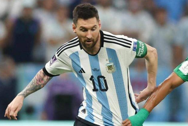Messi hält Argentiniens Hoffnungen am Leben