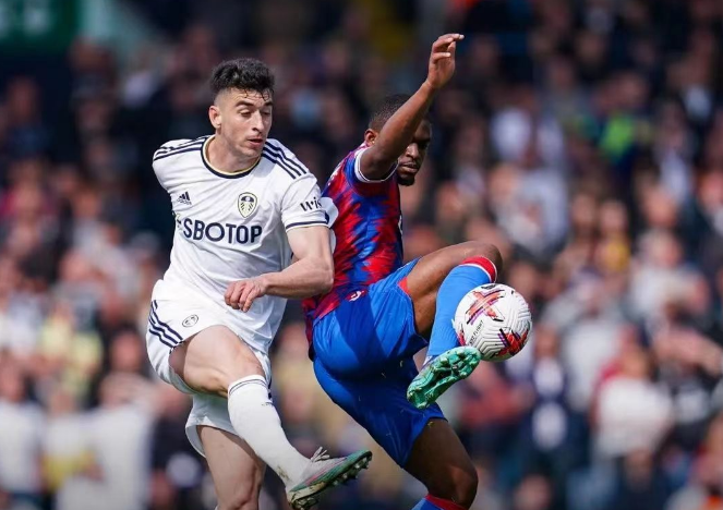 Premier League-Abstiegskampf Crystal Palace 5:1-Sieg über Leeds United